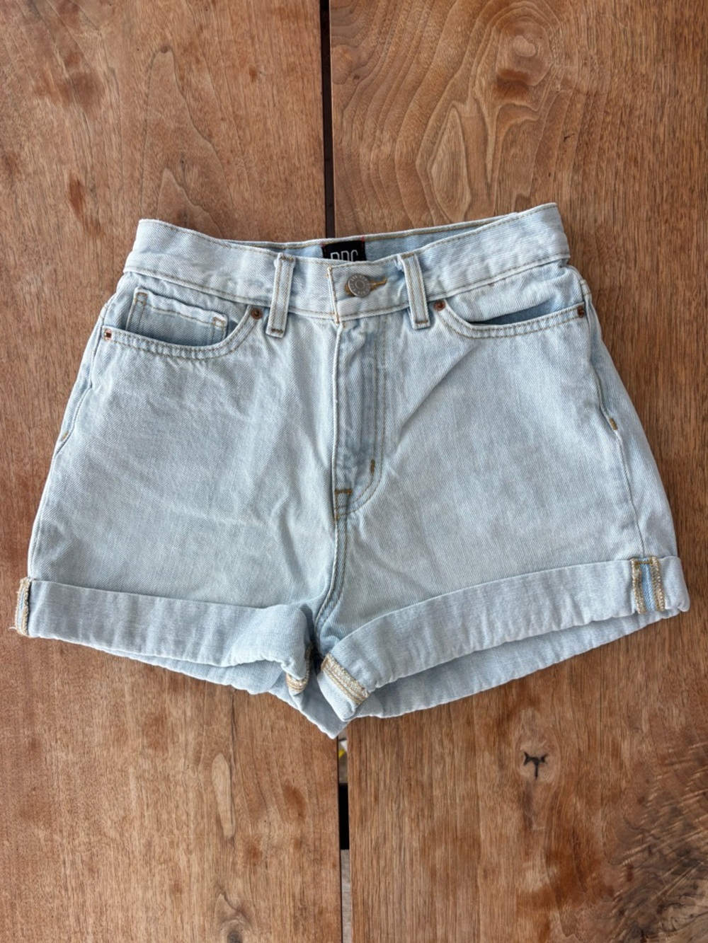 BDG Mom High Rise Denim Shorts Women’s 25 Light Wash Rolled Hem